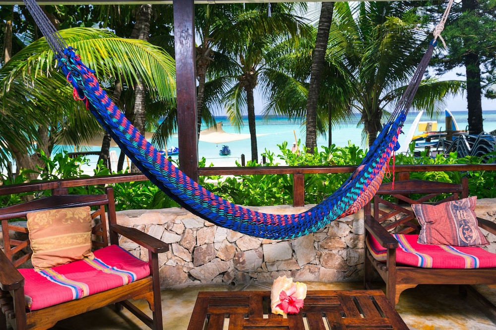 Bananarama Dive and Beach Resort 41/47
