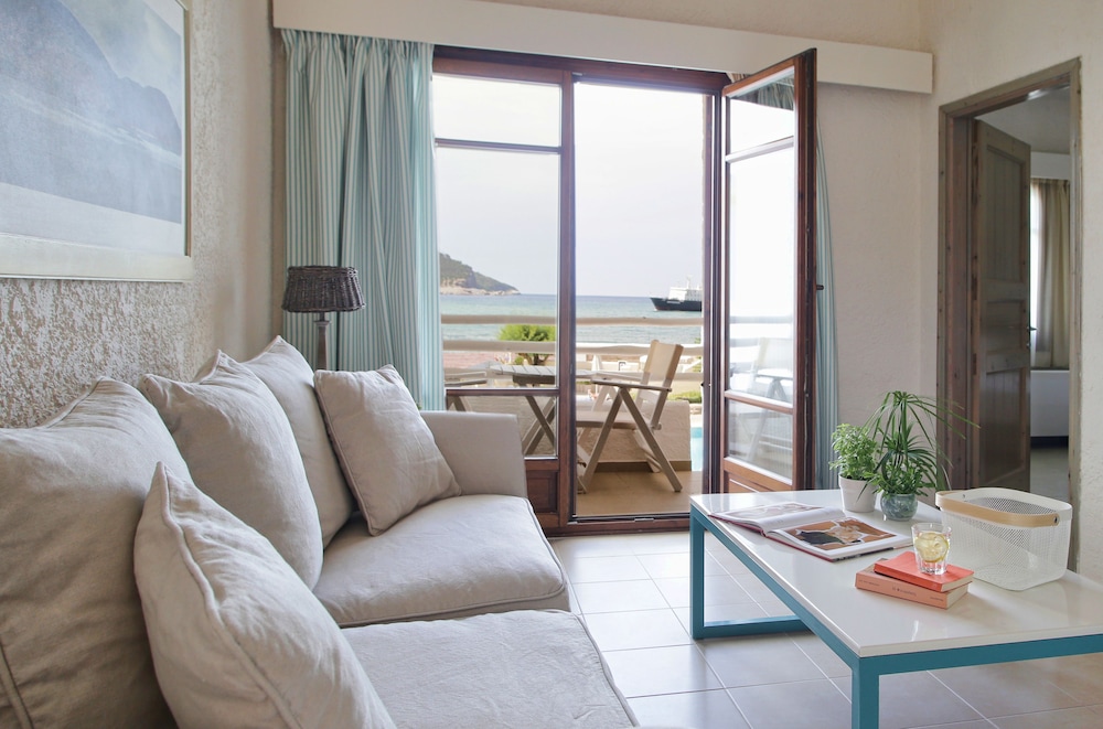 Skopelos Village Hotel Apartments 41/75