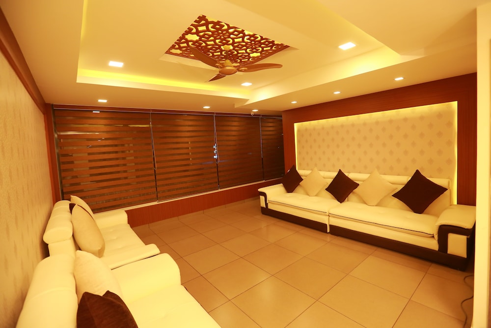 The Crescent Suites 14/33