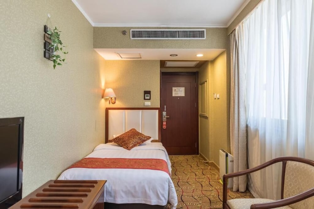 Tianjin Ocean Hotel 11/58