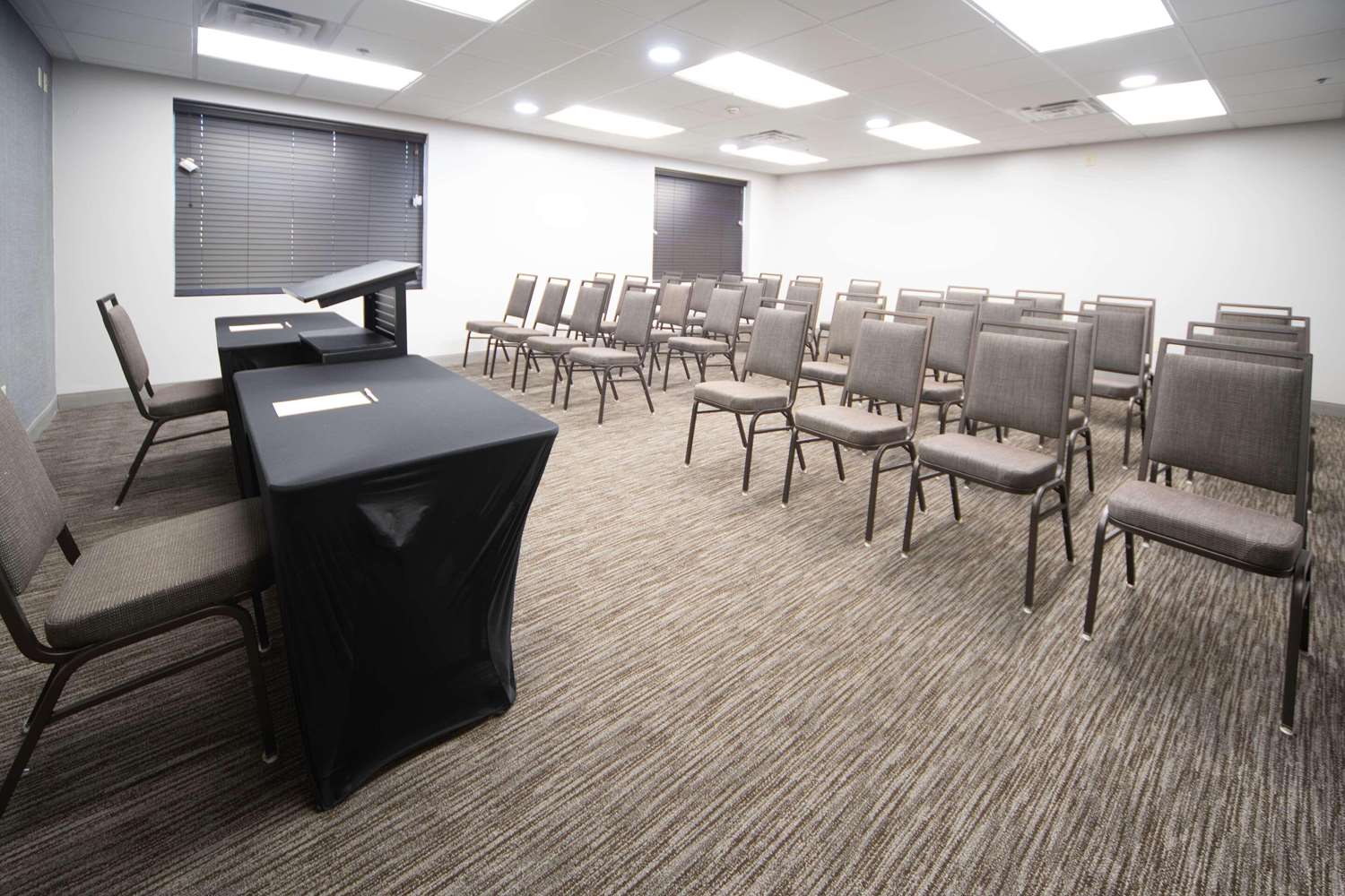 Country Inn and Suites by Radisson Stone Mountain GA 35/48