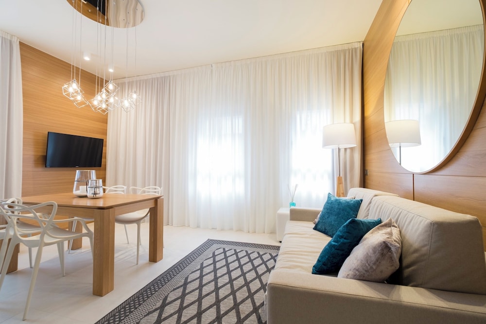 Metropol Ceccarini Suite 48/62