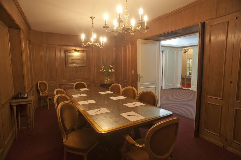 Carsson Hotel 52/67