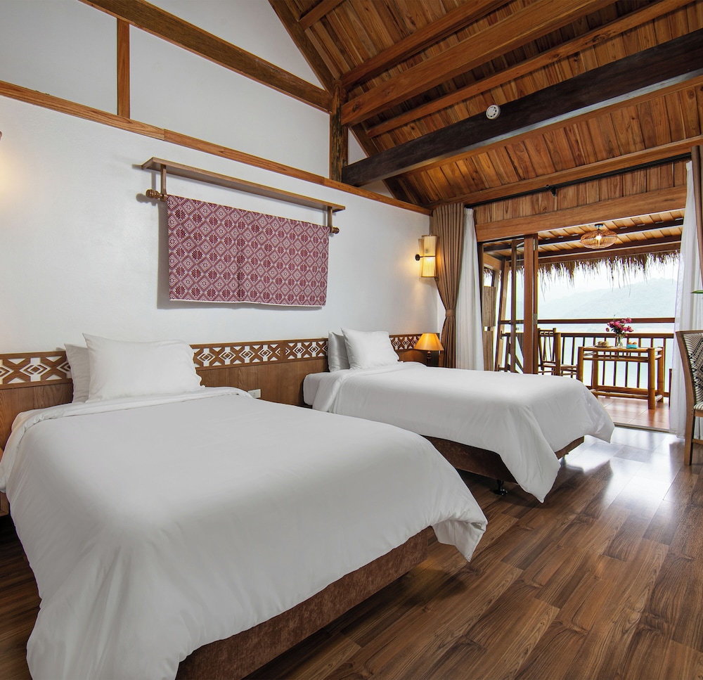 Deluxe, Twin Beds