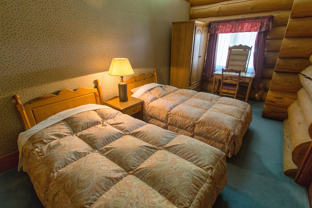 HOTEL VILLAGE 7/50