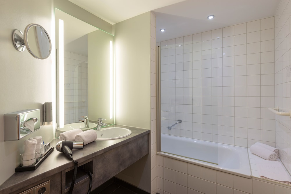 Hotel Wolfsburg Centrum, Affiliated by Melia 57/60