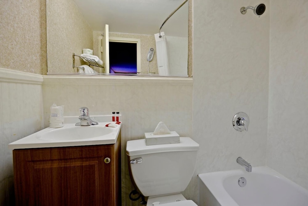 Days Inn By Wyndham Atlantic City Beachblock 10/24