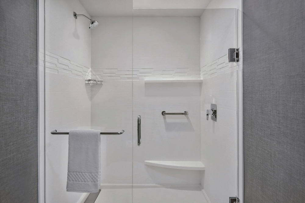 Residence Inn by Marriott Orlando at Flamingo Crossings Town Center 41/45