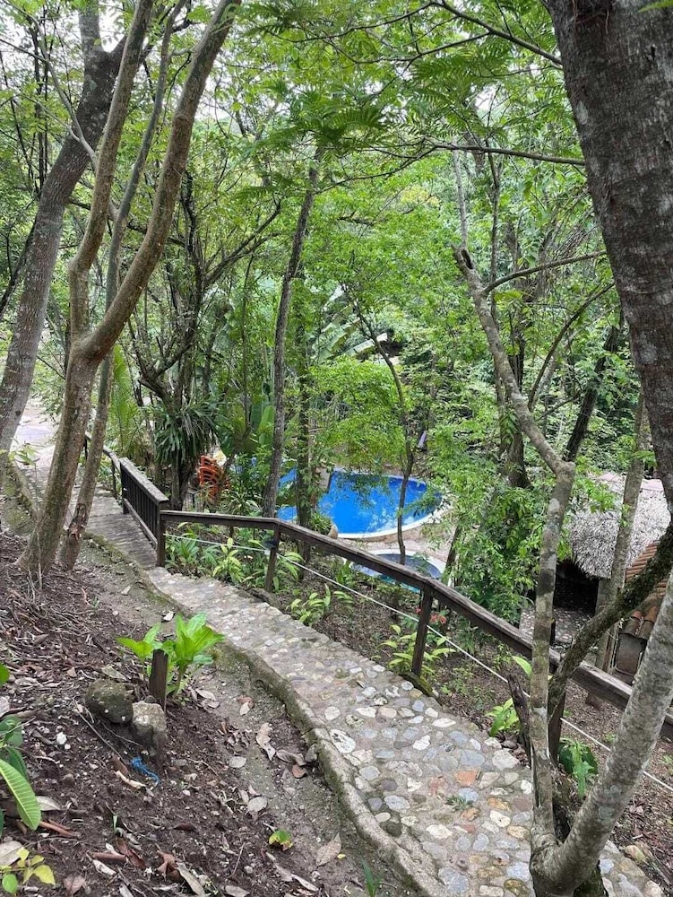 Mayan Hills Hotel 35/39