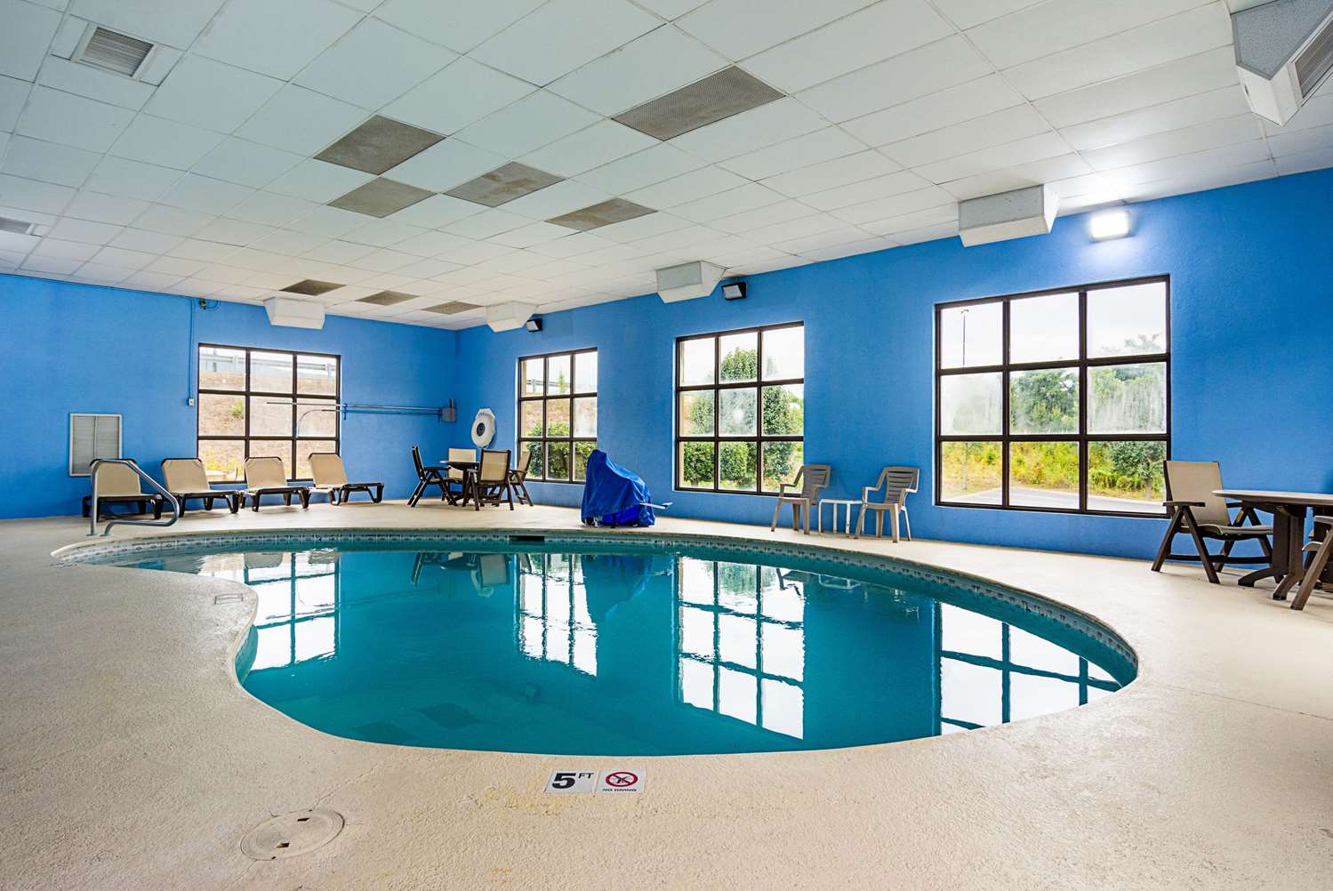 Quality Inn & Suites Chattanooga West near Lookout Mountain 28/33