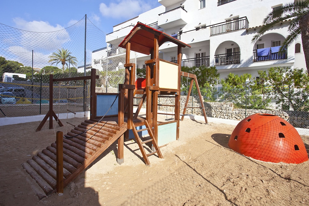 Cala Ferrera Hotel 182/191