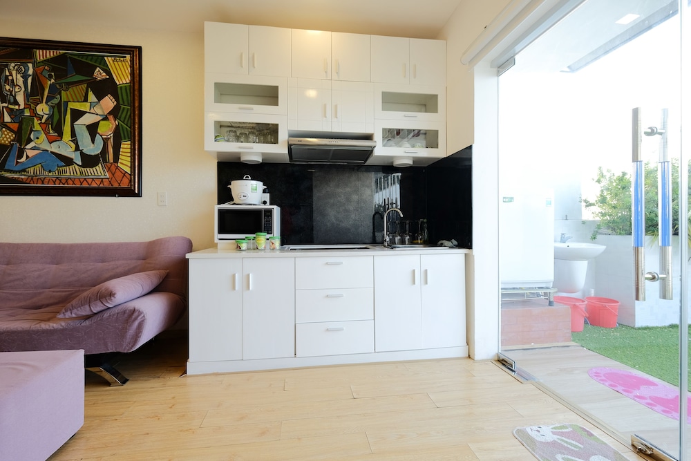 Sunrise Ocean View Apartment 8/77
