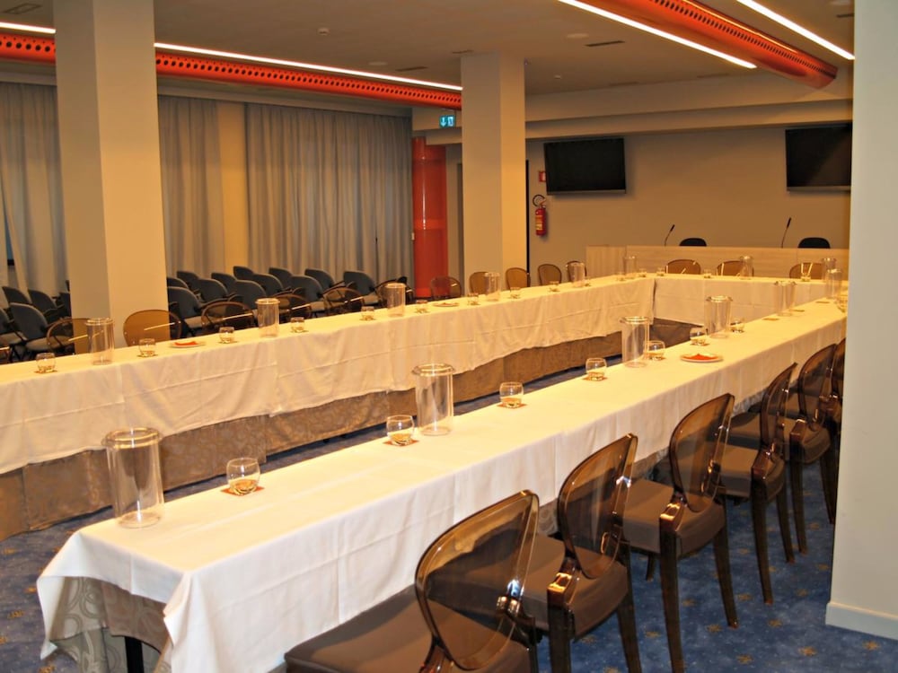 Grand Hotel Forli 48/53