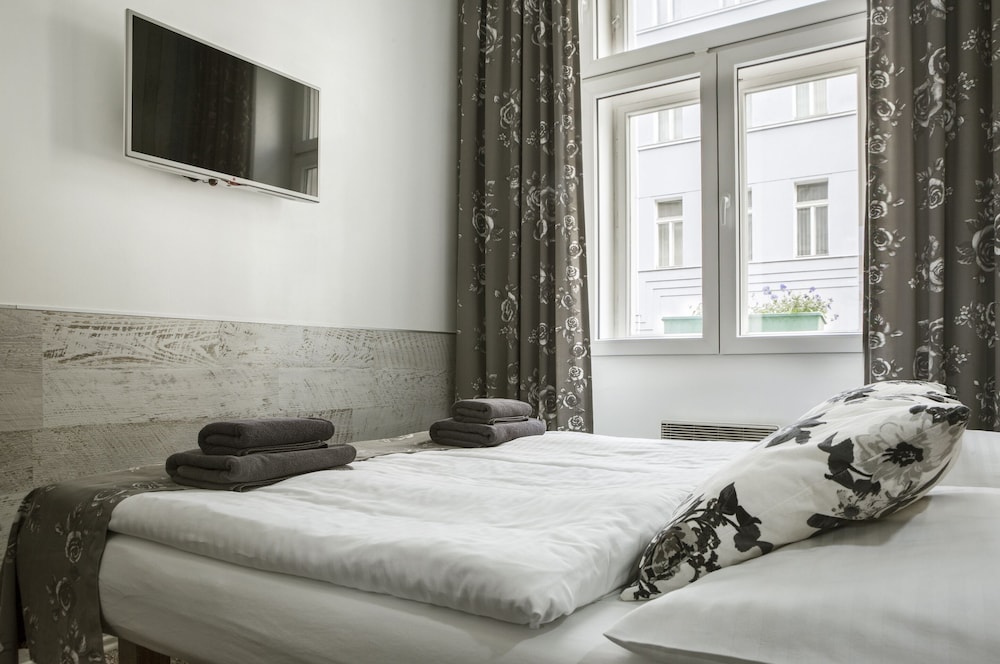 STANDARD, DOUBLE OR TWIN BED
