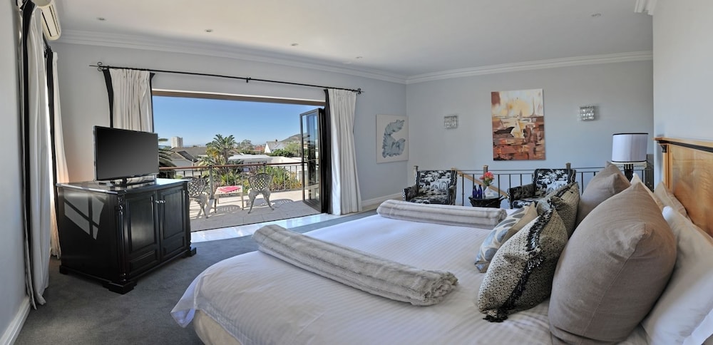The Clarendon - Fresnaye 10/50