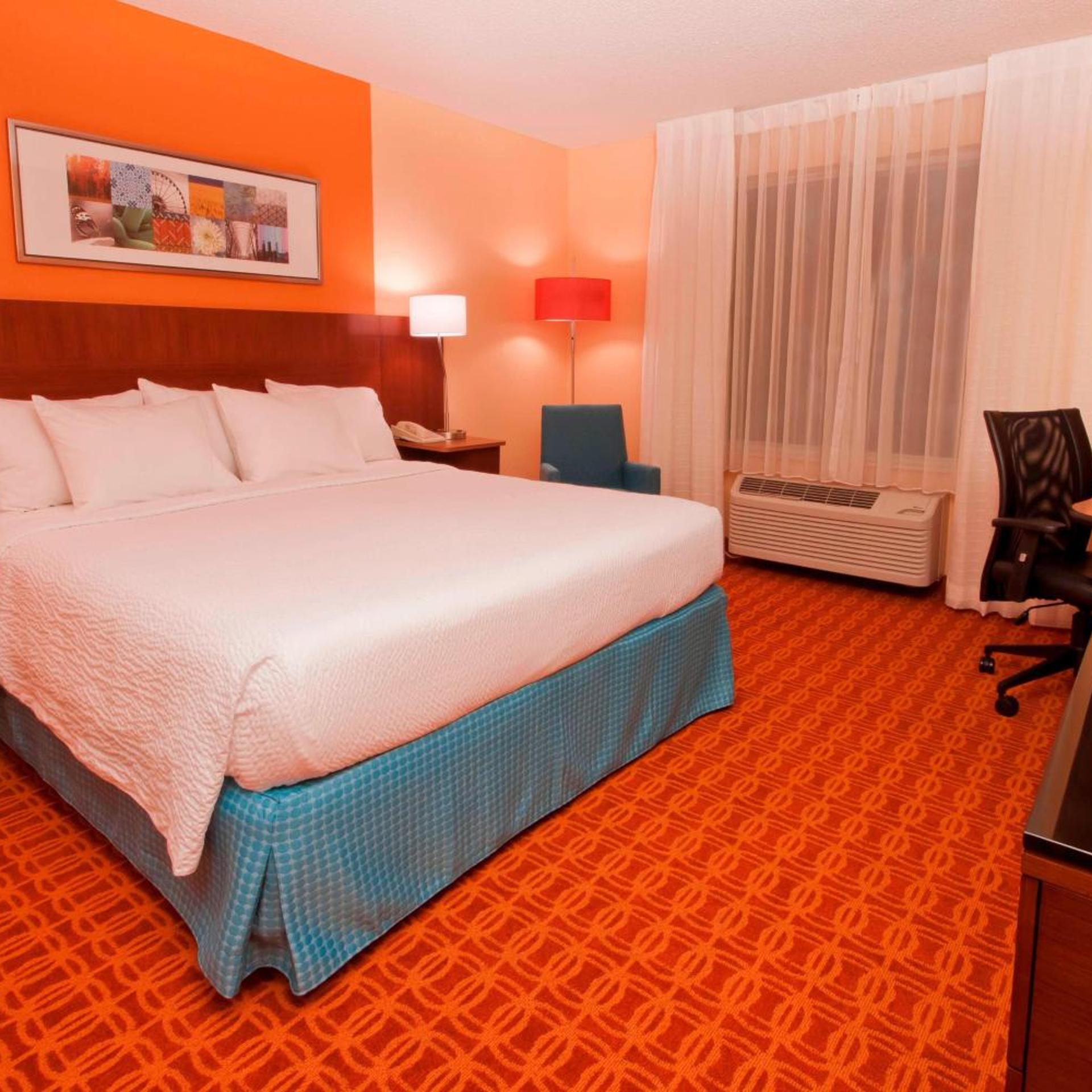 Room, King Bed, Bathtub, Accessible
