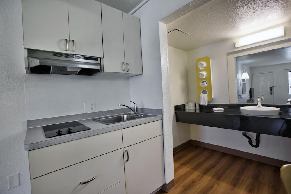 Motel6 Tallahassee, FL - Downtown 59/59