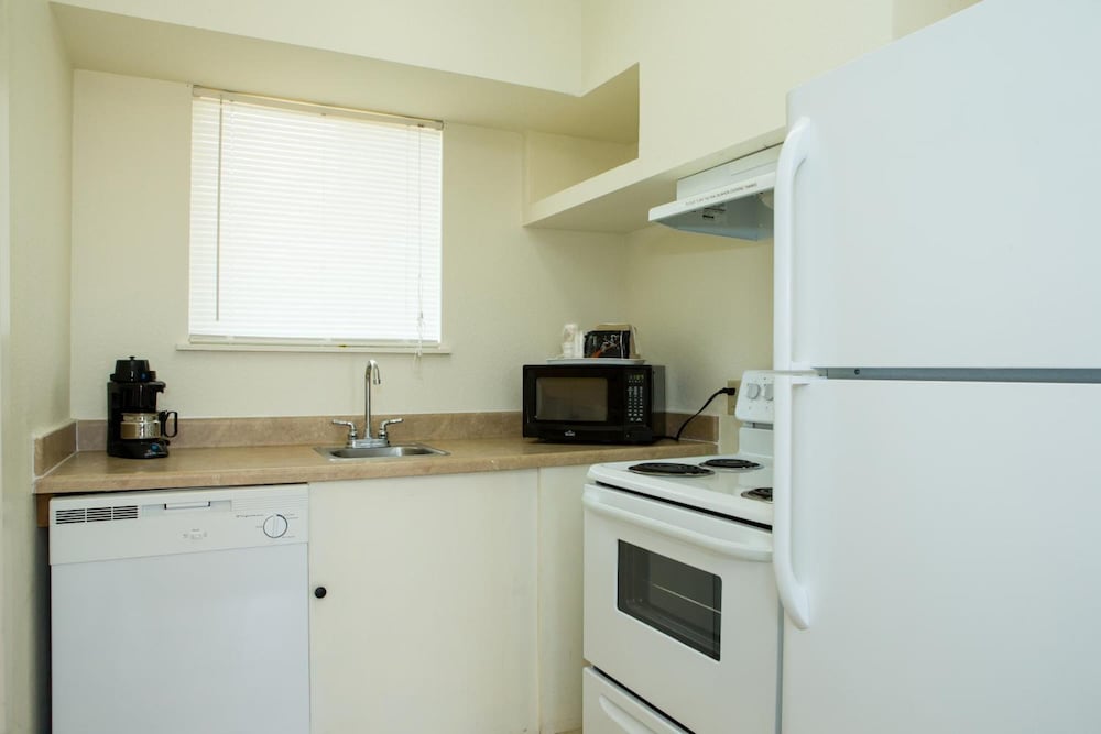 Sands Inn And Kitchen Suites 26/51