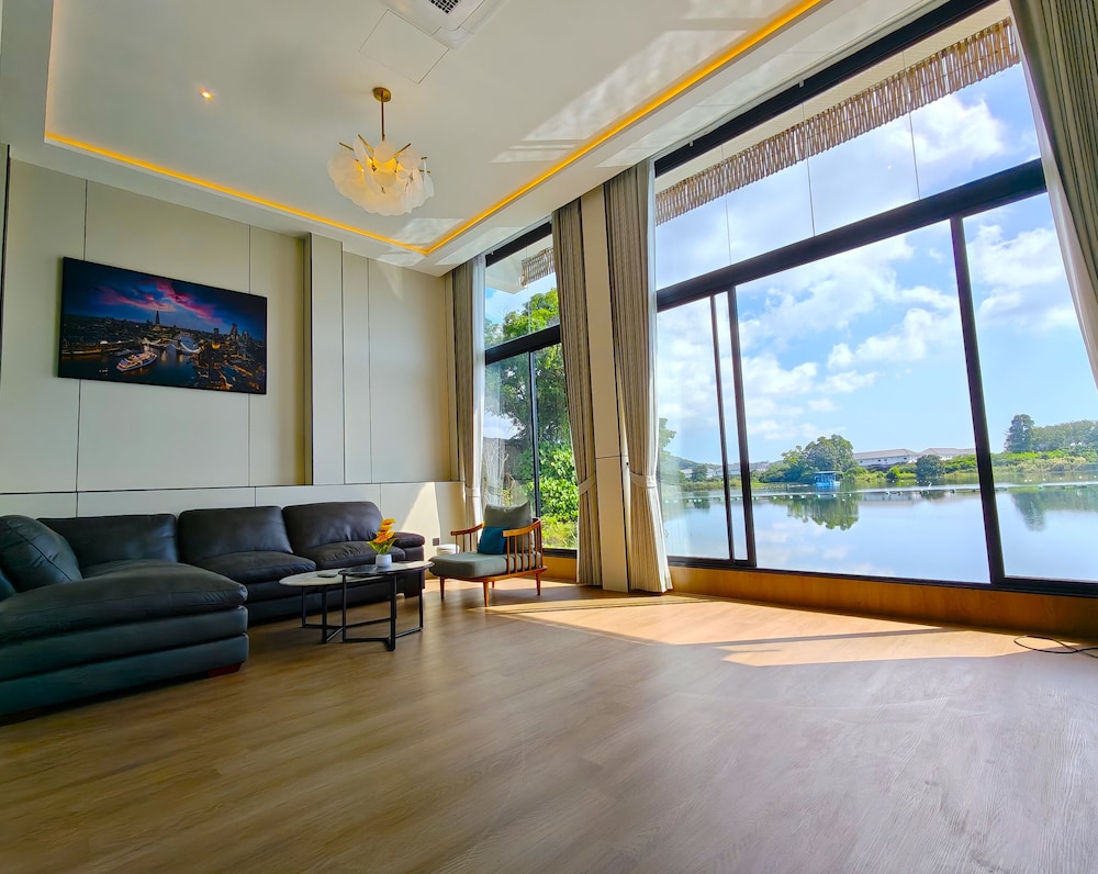 The Lake Chalong Resort 44/65