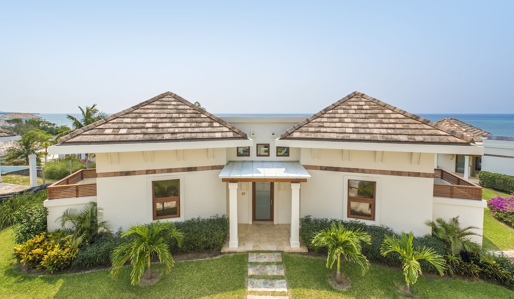 Las Verandas Hotel And Villas 8/73