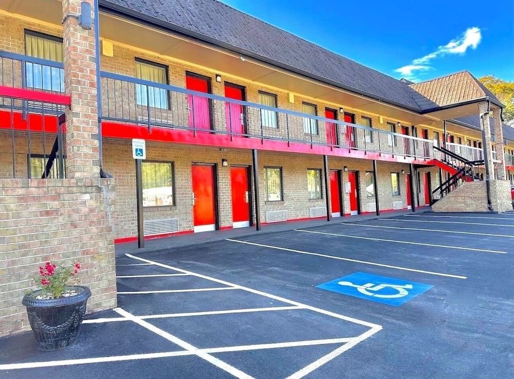 Travelers Inn 54/58