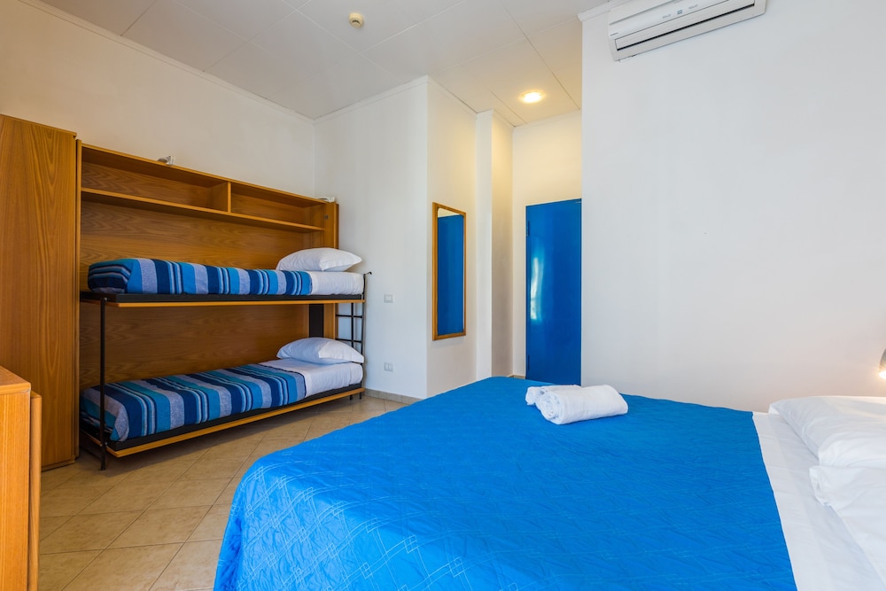Hotel Stella Marina 25/50