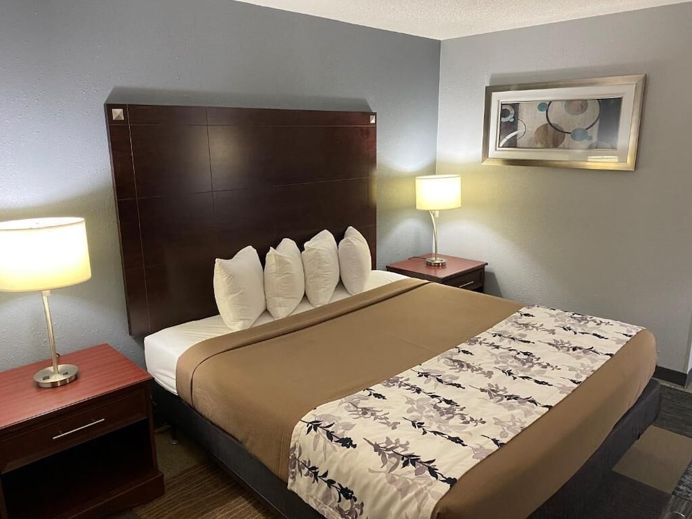 Economy Inn Suites Cedar Rapids 19/50