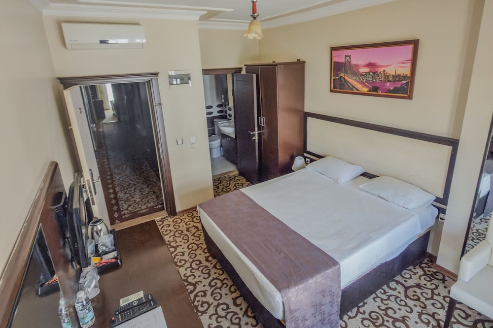 Teona Otel 20/26