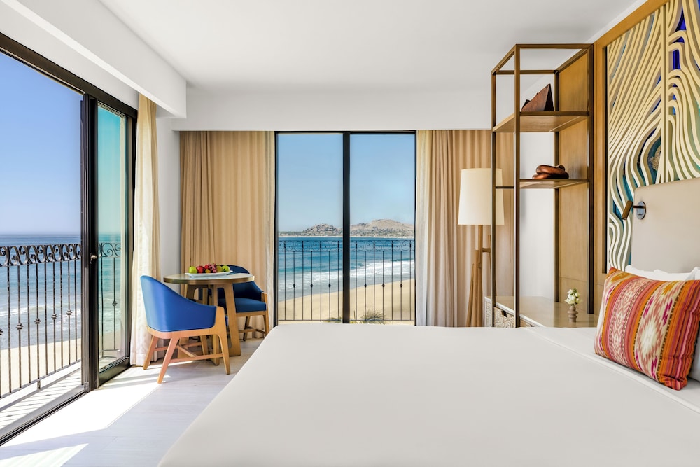 Master, Deluxe, King Bed, Ocean Front
