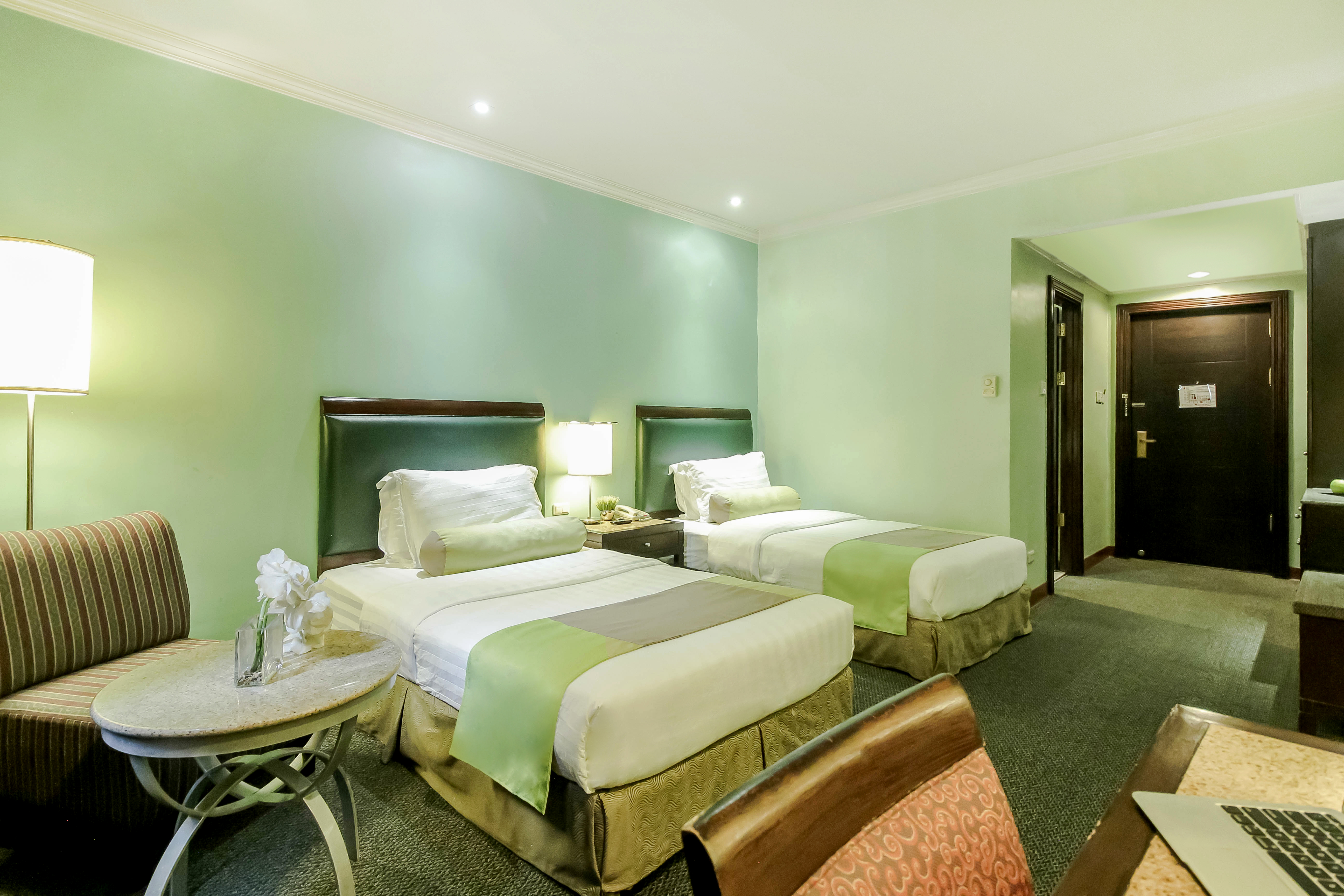 غرفة ديلوكس بسرير مزدوج أو سريرين منفصلين، Makati Palace Hotel 2/3