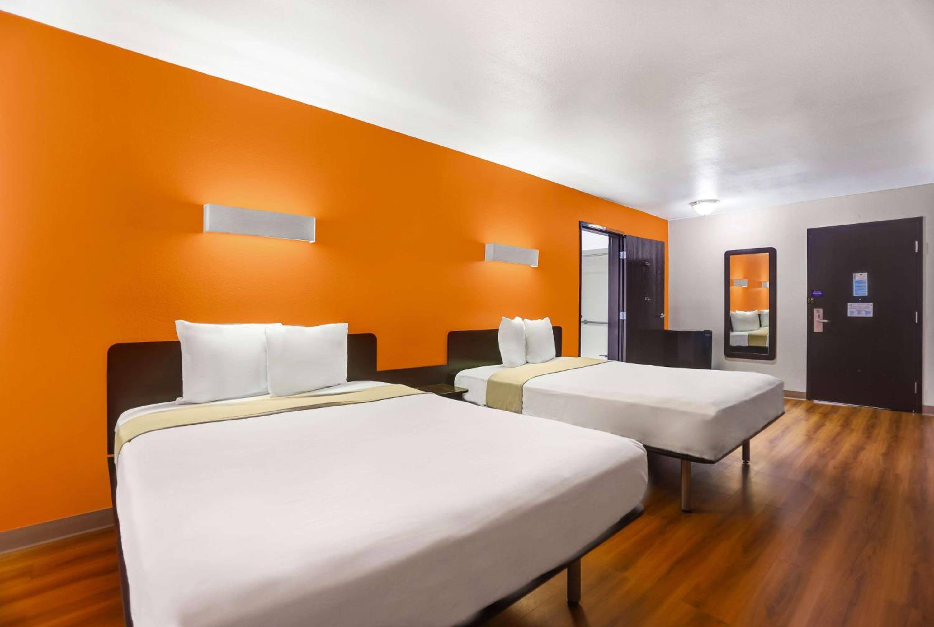 Room, 2 Queen Beds, Smoking, Accessible, Americas Best Value Inn Apache Junction 4/10