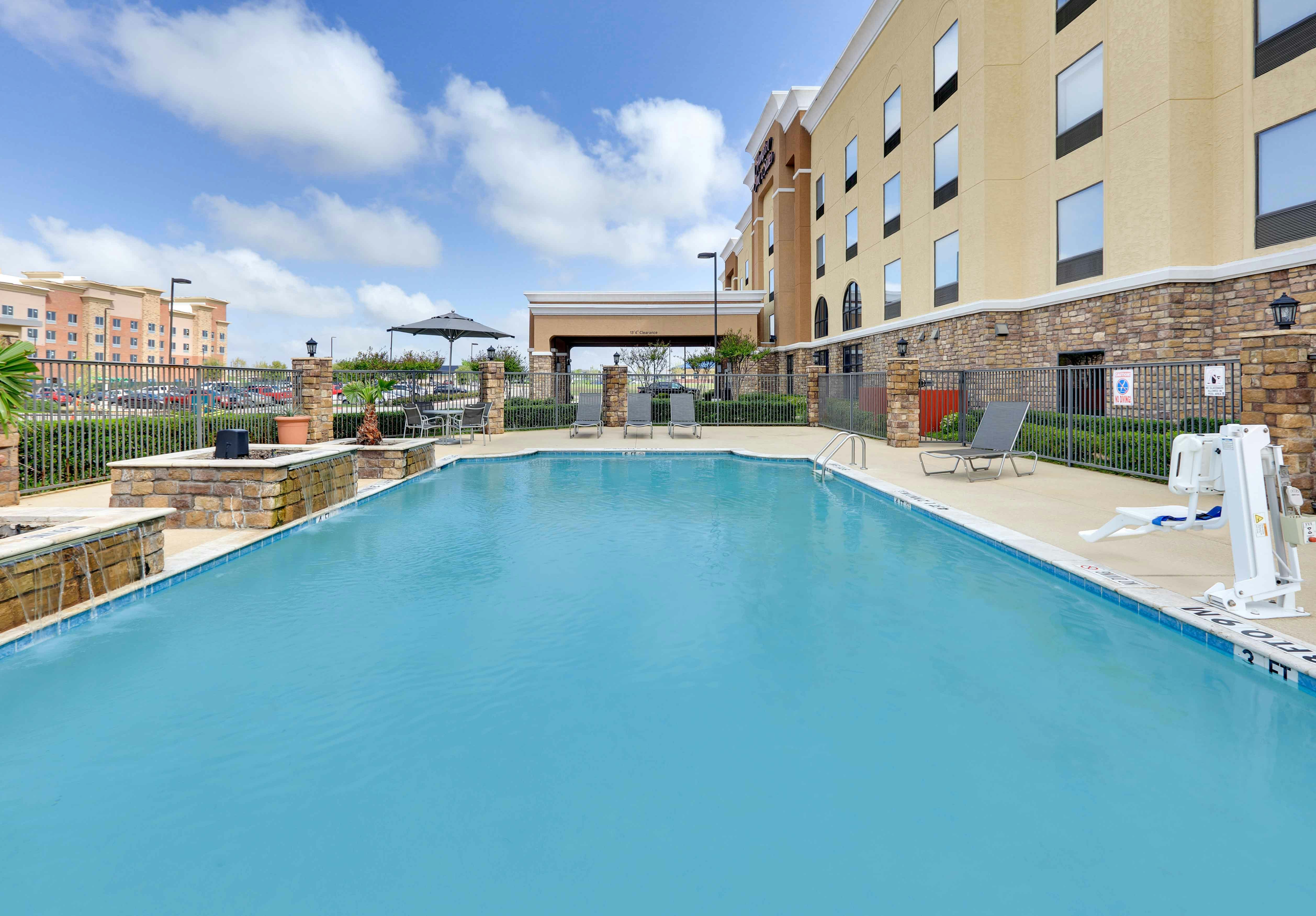 Hampton Inn Suites Dallas Arlington South 50/50