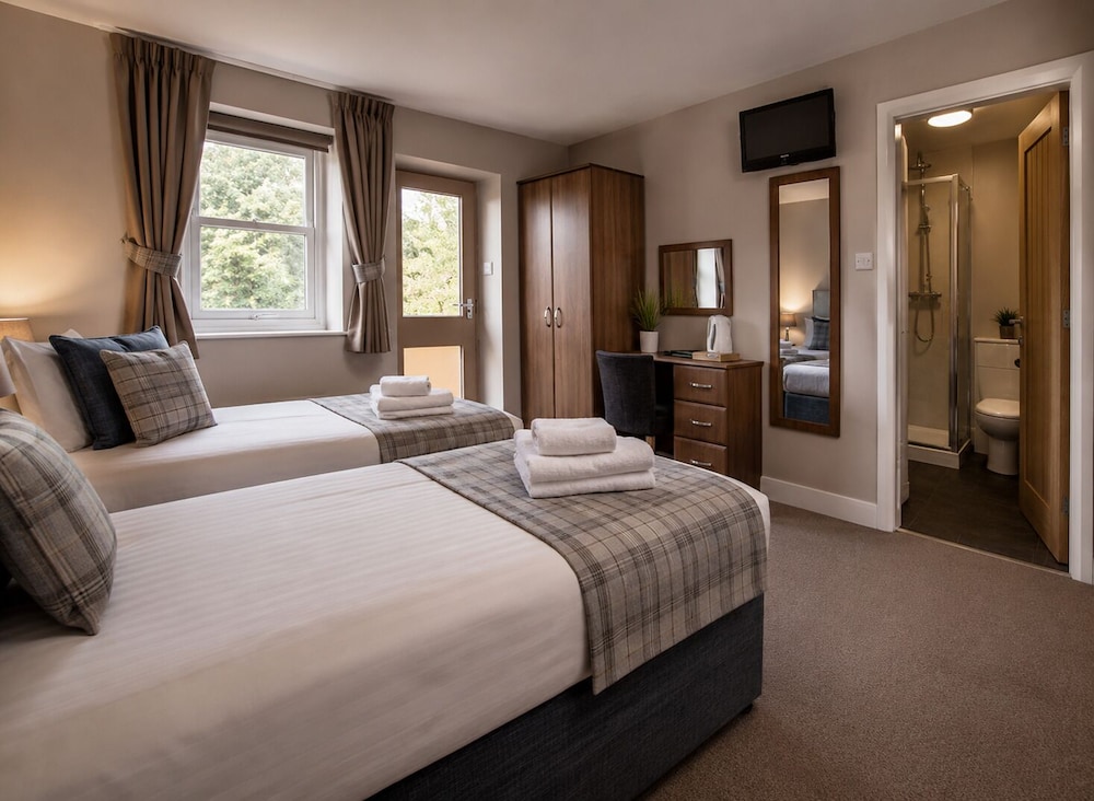 Lodge, Twin Beds, Partial Sea View