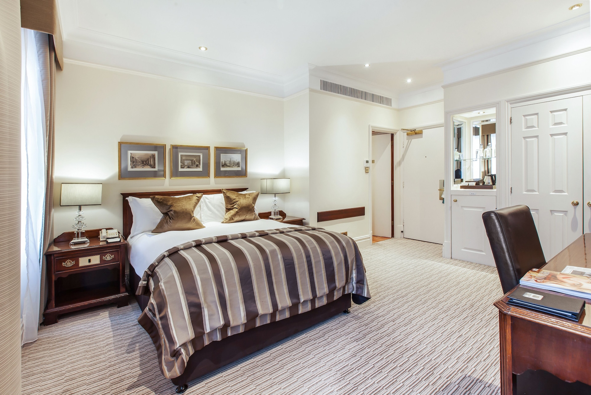 SUPERIOR, DOUBLE BED