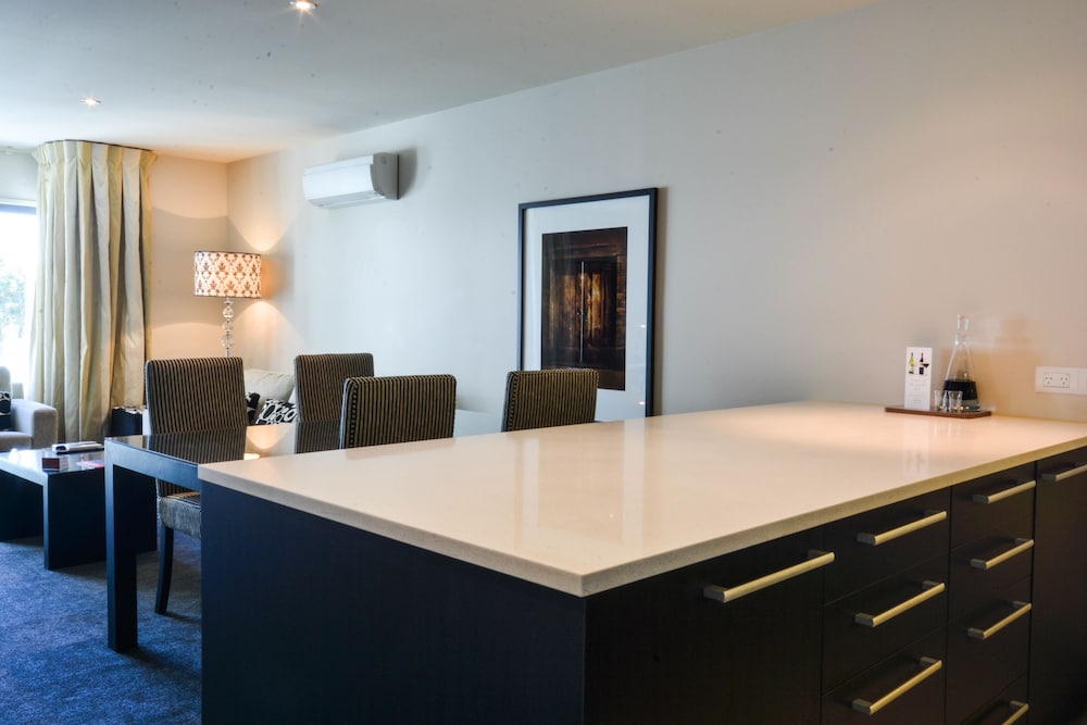 Carnmore Chateau Marlborough 8/45