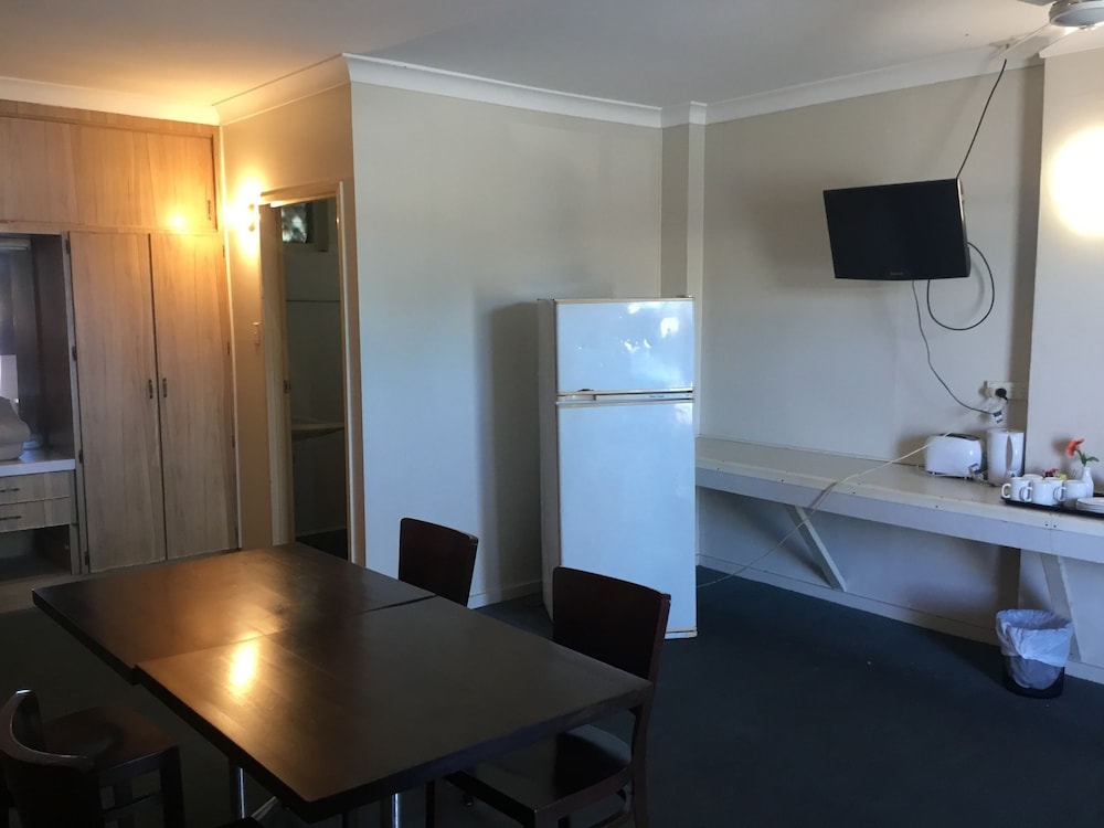 Kooyong Hotel 14/25