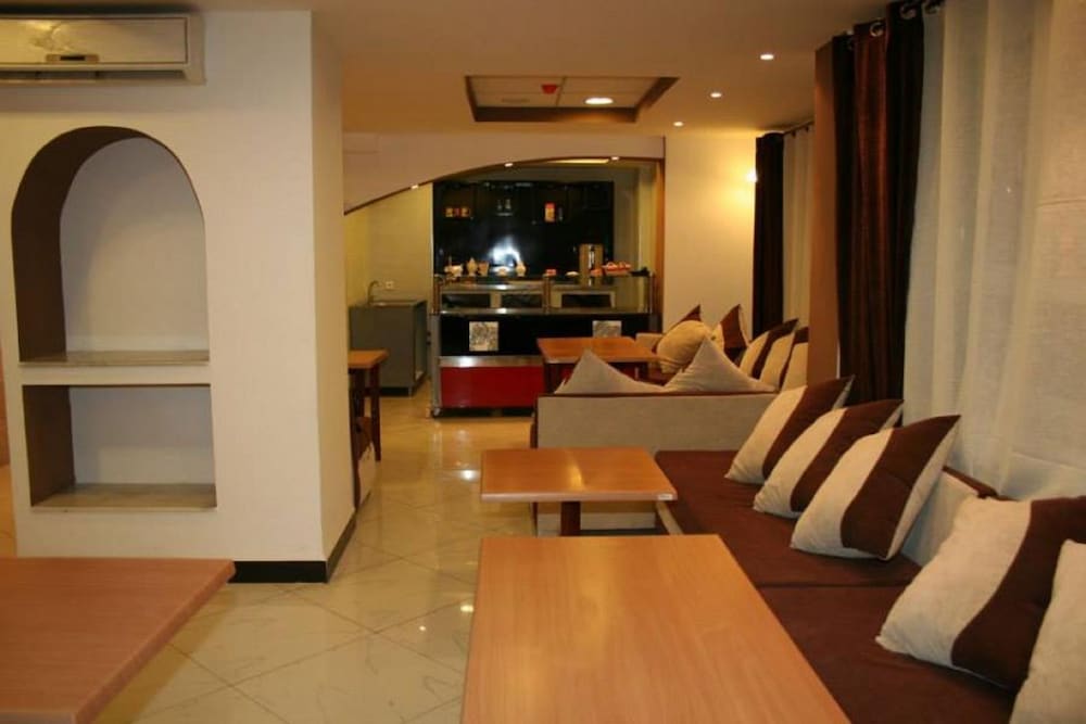 Hotel Les 2 Horloges 11/21