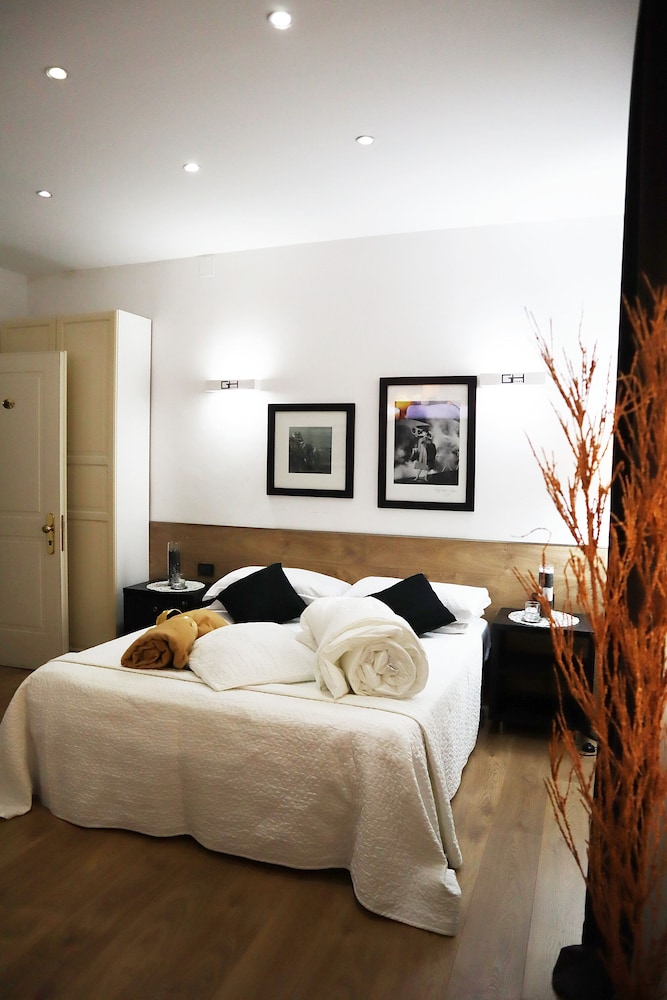 Gardenia Hotel 10/50