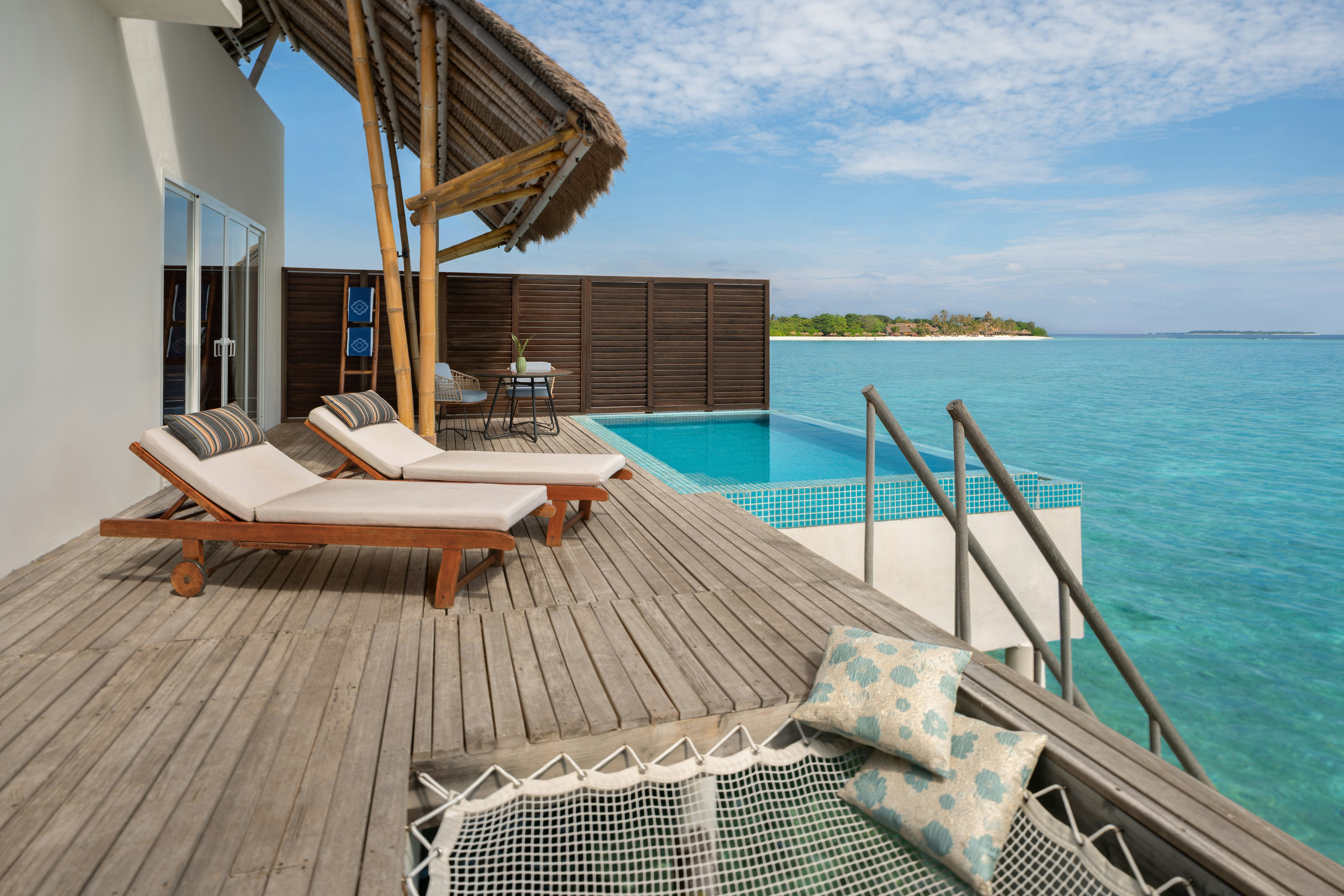Emerald Maldives Resort & Spa 104/130