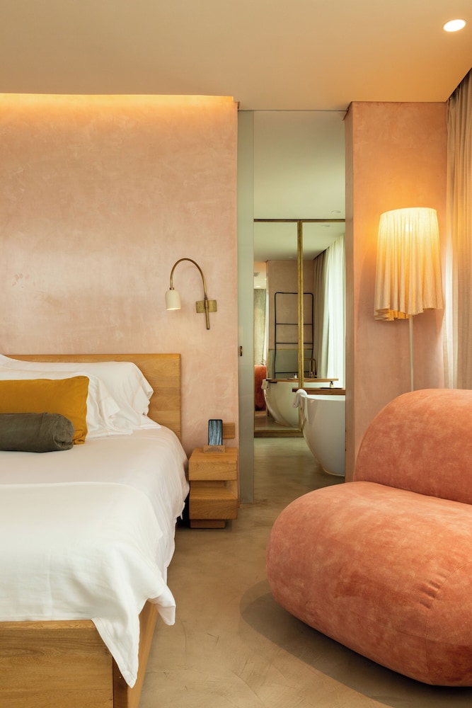 23 HOTEL 7/32