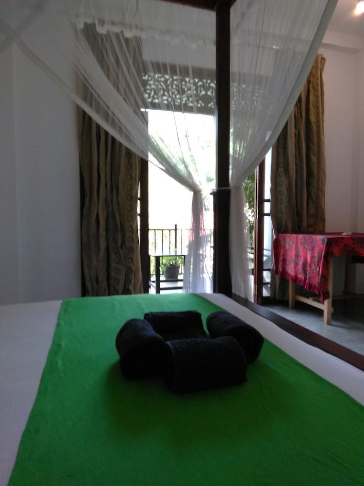 Srimalis Residence 29/32
