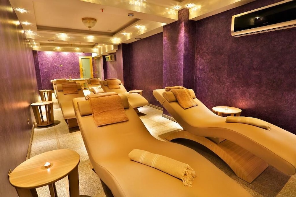 HOTEL EMIRHAN PALACE 58/67