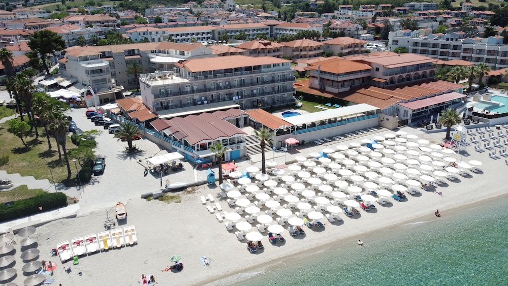 Hanioti Grandotel 66/71