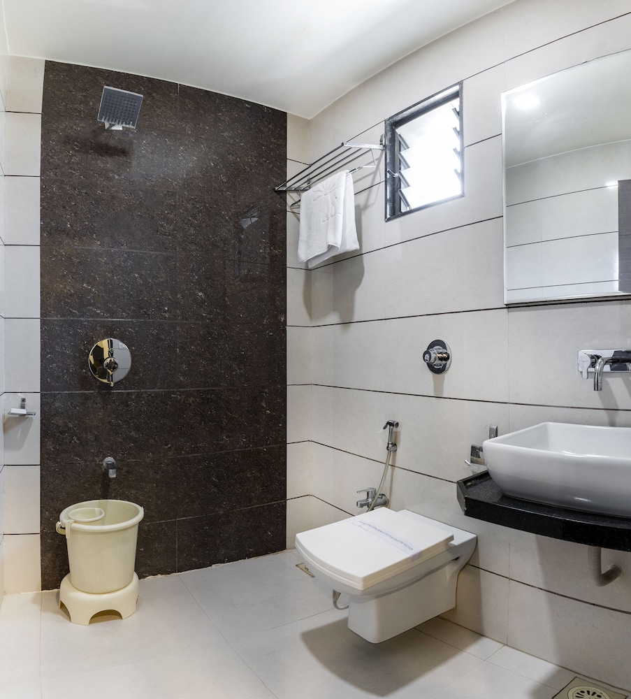 Hotel Ashish 37/39
