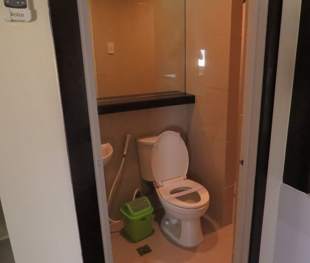 Vista Hotel Cubao 13/26