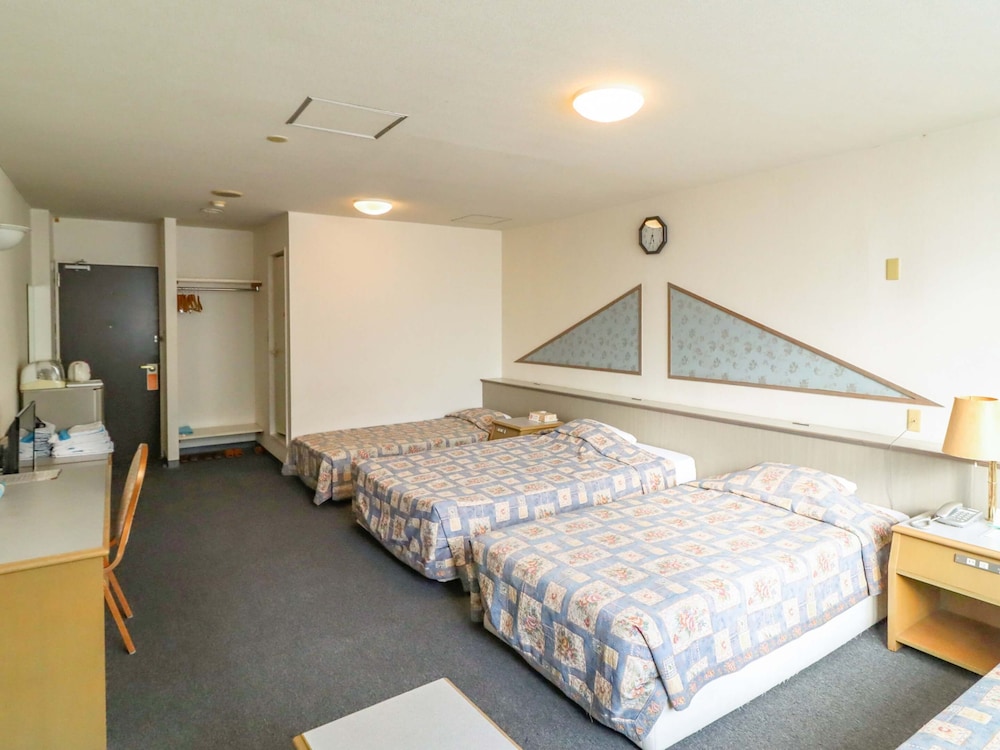 Room, Quadruple, 1 Double and 3 Single Beds, Smoking