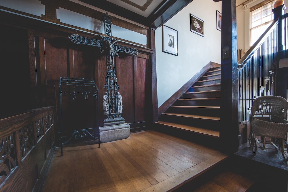 Greenway Manor 23/56