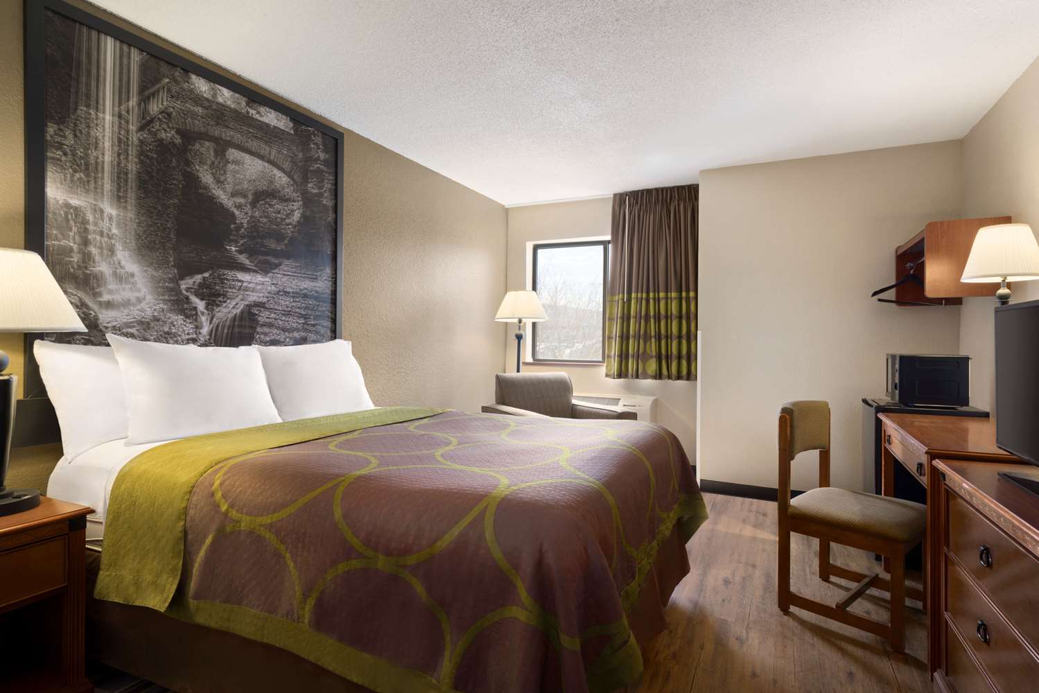 Super 8 By Wyndham Ithaca 6/15