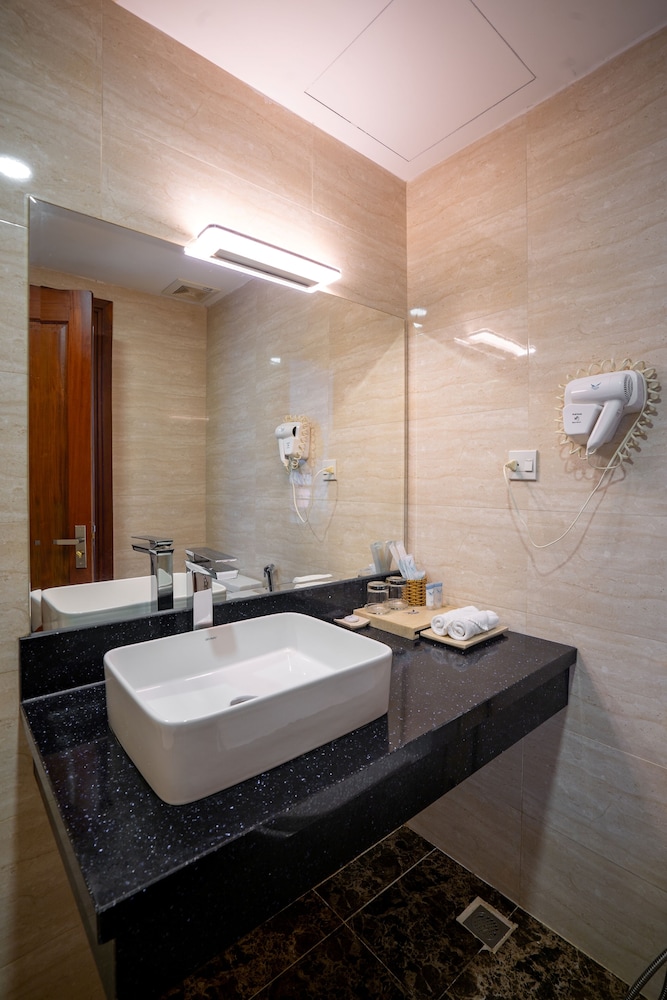 Apus Hotel 77/77