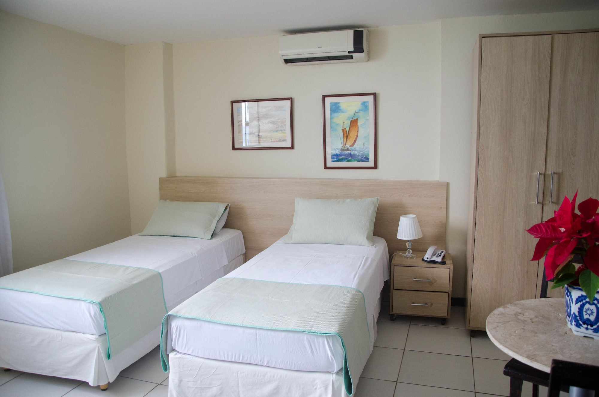 STANDARD, TWIN BEDS